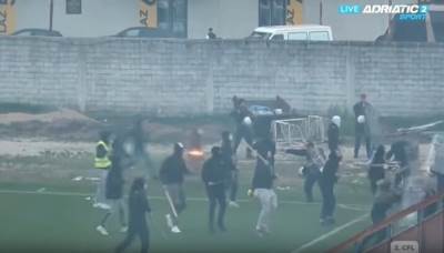  Zbog nasilničkog ponašanja na utakmici u Nikšiću procesuirane 22 osobe: Jedna uhapšena, ostale kažnjene novčano
 