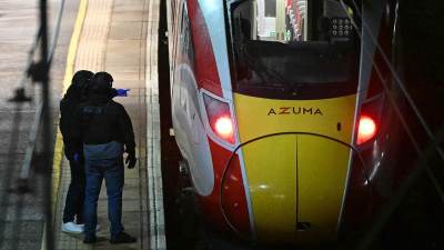  Krvoproliće u vozu: Izbodeni putnici, Englezi na nogama nakon jezivog incidenta 