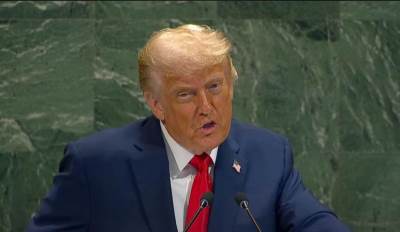  Tramp ne dozvoljava "zločestom Deda Mrazu" ulazak u zemlju: Oštro odgovorio djeci koja su tražila po 