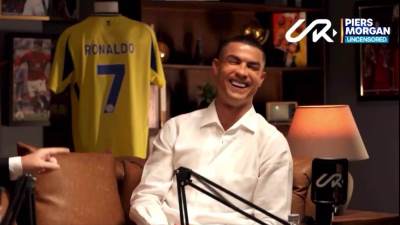  Kristijano Ronaldo jednom rečenicom pretjerao: Isprozivao legendu, pa počeo da se smije u studiju 