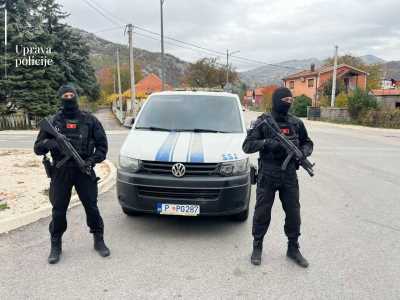  Velika akcija policije i SDT-a u Kotoru i Tivtu: Na meti objekti koje koriste Zvicer i njegovi sarad 