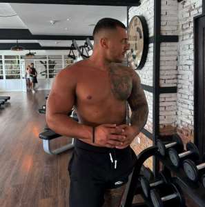  Ko je "Ćaletov sin" koji navodno ima snimak sa Majom Marinković: Bahati bogataš skakao u centru Beog 