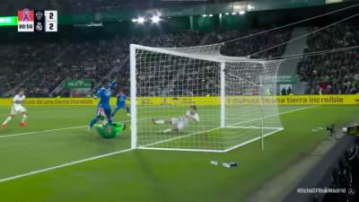  Ovakav gol se priznaje samo Real Madridu: Brazilac udario golmana u glavu, ništa nije bilo sporno? 