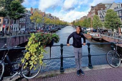  Surogat majka iz Kolumbije rađa dijete srpskom pjevaču 