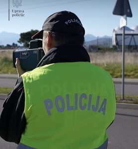  Na auto-putu vozio 196 km/h, uhapšen Podgoričanin 