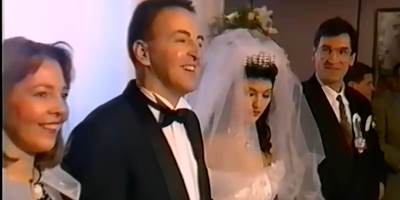  Arkan na venčanju sa Cecom dobio Magnum, a kraj njega Legijina žena 