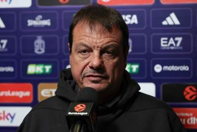   Ergin Ataman digao ruke od svojih igrača 