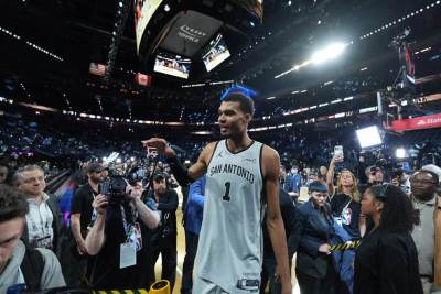  Vembi srušio Oklahomu, ništa od trofeja za Šeja i nepobjedivu družinu 