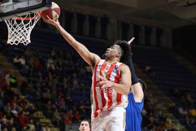  Zvezda se mučila, pa dobila najtežeg rivala: Posle četiri uzastopna poraza Batler vodio do trijumfa 