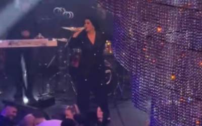  Dragana Mirković zapevala na engleskom Pitaju me u mom kraju 