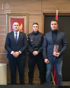  Šćepanović uručio rješenje o raspoređivanju u Posebnu jedinicu policije vicešampionu svijeta u kik-b 