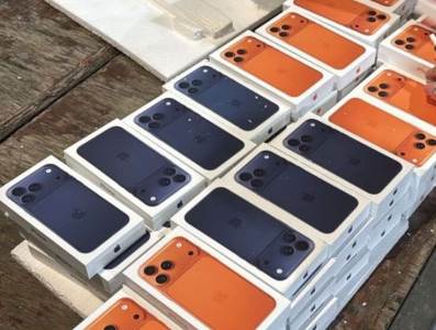  U papirima maske, u pošiljci "blago"! Skupocjeni telefoni poslati iz UAE 