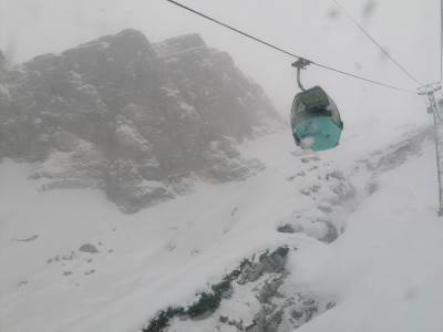  Nesreća na žičari u Italiji: Sudarile se kabine, povrijeđene četiri osobe, helikopteri spasavali 100 