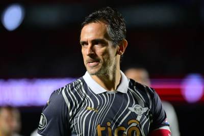  Legendarni napadač ima 44 godine i još igra fudbal 