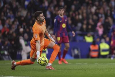  "Izdajico, pacove, za tebe nema oproštaja": Golmana Barselone dočekala jeziva poruka, ali on se posl 