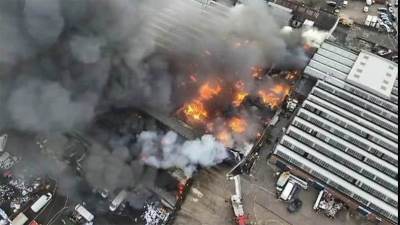  80 vatrogasaca gasilo požar u fabrici 