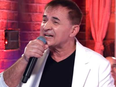  Mitar Mirić pjeva "Dotakni me" 