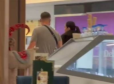  MC Stojan prvi put u javnosti sa ženom  