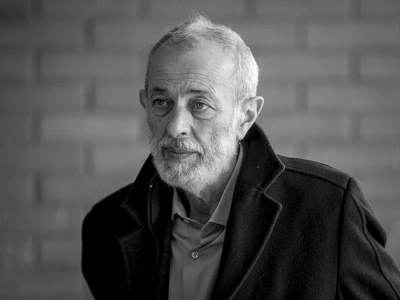  Žena prva došla na sahranu Mike Aleksića 