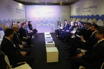  Duboki razdor? Grenland i Gaza zakočili pregovore u Davosu: Plan od 800 milijardi dolara za Ukrajinu 