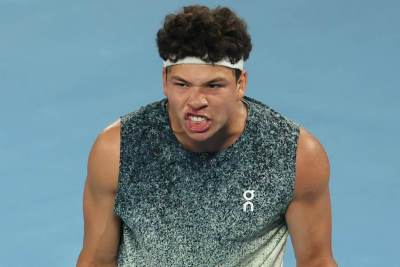  Amerikancu cio stadion zviždao kad je spomenuo Đokovića 