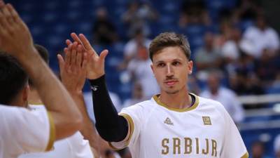  Ko je Aleksa Radanov, novi košarkaš Partizan? Bio zlatno dijete Zvezde, posle svadbe ostao bez medal 