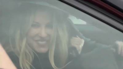  Dečko došao po Radu Manojlović na aerodrom 