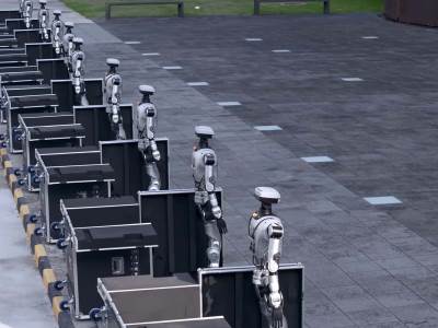  Roboti sami izlaze iz sanduka i kreću na posao: Prizor iz kineske fabrike obišao planetu 