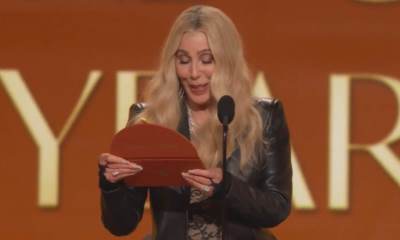  Šer želela da dodeli nagradu mrtvom pevaču pa ga pozvala na binu 