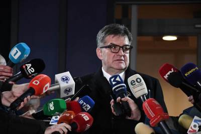  Lajčak pred oduzimanjem počasnog doktorata u Crnoj Gori 