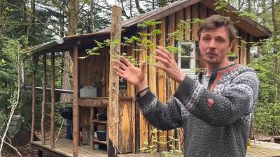  Preko noći je dao otkaz, kupio kućicu i preselio se u šumu 