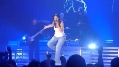  Poznatu pjevačicu vrijeđali zbog afere s oženjenim muškarcem: Ostavio ženu i djecu zbog nje, pa se b 