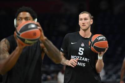  Košarkaši Partizana zarobljeni u Dubaiju 