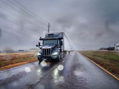  Ovi kamioni su noćna mora svih kamiondžija: Uskoro će prelaziti 1.600 km bez vozača i bez pauze 