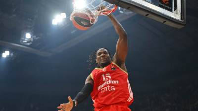  Crvena zvezda s dosta muke do polufinala Kupa Radivoja Koraća: Ebuka Izundu pogurao na mišiće 