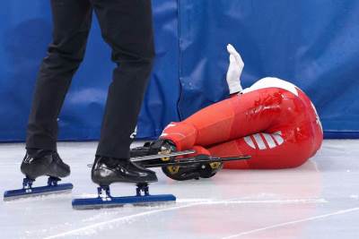  Poljakinju iznijeli svu krvavu sa staze: Užas na ZOI, umalo ostala bez oka kad ju je klizaljka udarila u glavu 