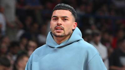  Supendovani Nemanja Radonjić se oglasio nakon pobjede Crvene zvezde u "vječitom derbiju" 