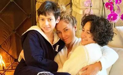  Deca Dženifer Lopez napunila 18 godina 