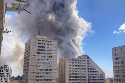  SRAVNJENA SA ZEMLJOM ZGRADA GDE SE BIRA NASLEDNIK HAMNEIJA 