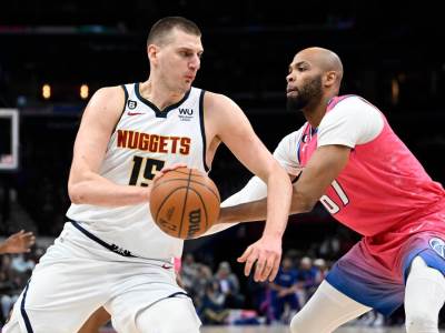  Memfis pred 41. rođendan izvadio centra iz penzije 