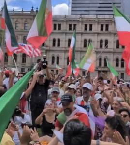  Viralni video iz Irana: DJ objavio pjesmu o smrti Ali Hamneija, milionski pregledi na društvenim mrežama
 