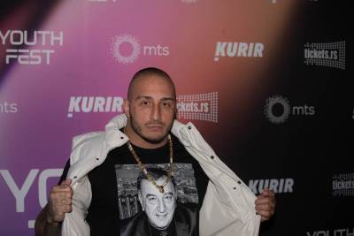  Vuk Mob našao krpelja na polnom organu 