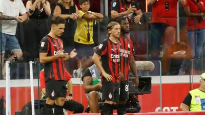  Luka Modrić dijeli lekcije Ardonu Jašariju u Milanu 