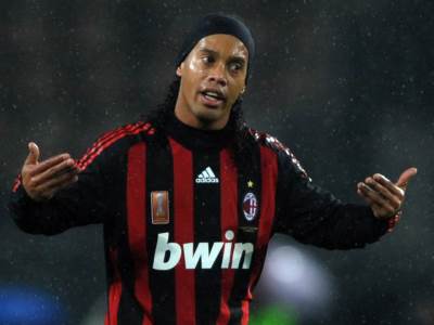  Nije kraj, Ronaldinjo opet igra fudbal: U 47. godini potpisao za novi klub 
