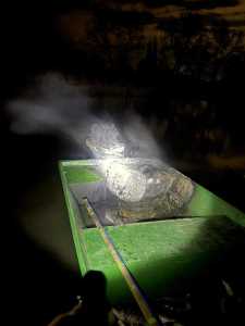  Žabljak Crnojevića: Lovili ribu strujom, pa zapalili čamac i vanbrodski motor prilikom bjekstva  