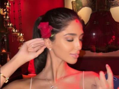  Đina Džinović nije proslavila sa Harisom Bajram, ali se ne odvaja od dečka 