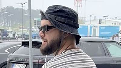  Usnimili smo Nućija na aerodromu, sve oči uprte u njega nakon priča da snima duet sa Lepom Brenom 