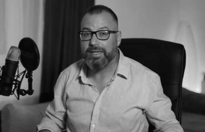  Preminuo pevač i klavijaturista Miša Stojičić koji je sarađivao sa Džejem i Jelenom Karleušom 