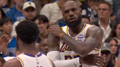  Lebron Džejms galamio na sina usred utakmice: "Očinska" lekcija za Bronija 