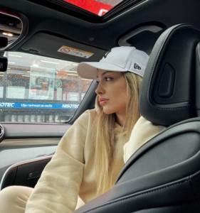  Voditeljka Pinka raskinula vjeridbu posle 5 godina: Slikala se u brushalteru, starija koleginica odm 